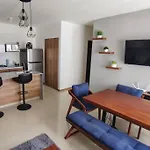 Escenia Comfort, 9Th Floor Apt With Awesome Views!