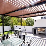 2 Habitaciones, 4 Camas, 2 Banos, Wi-Fi, La Americana