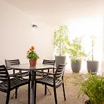 2 Habitaciones, 4 Camas, 2 Banos, Wi-Fi, La Americana