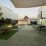 Hortensia Terraza Y Casa De Campo