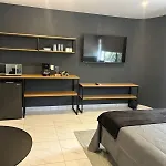 Vidrio Suites Col Americana