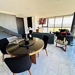 Spectacular Ph, Swimming Pool, Gym, View