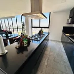 Spectacular Ph, Swimming Pool, Gym, View