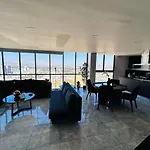 Spectacular Ph, Swimming Pool, Gym, View