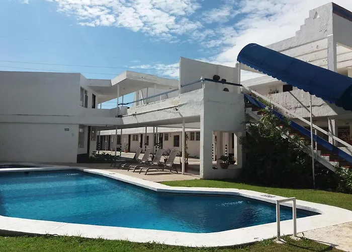 Hotel Guadalajara junto Glorieta La Minerva