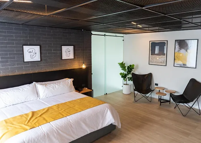 Fulton Business Luxury Hotel