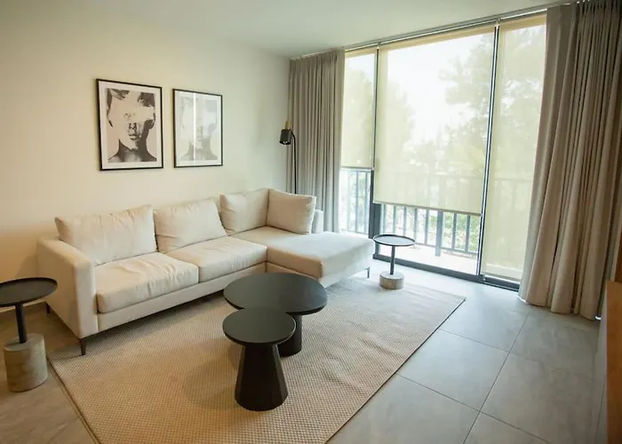 Mrw Modern 2 Bedroom Apartment Inara