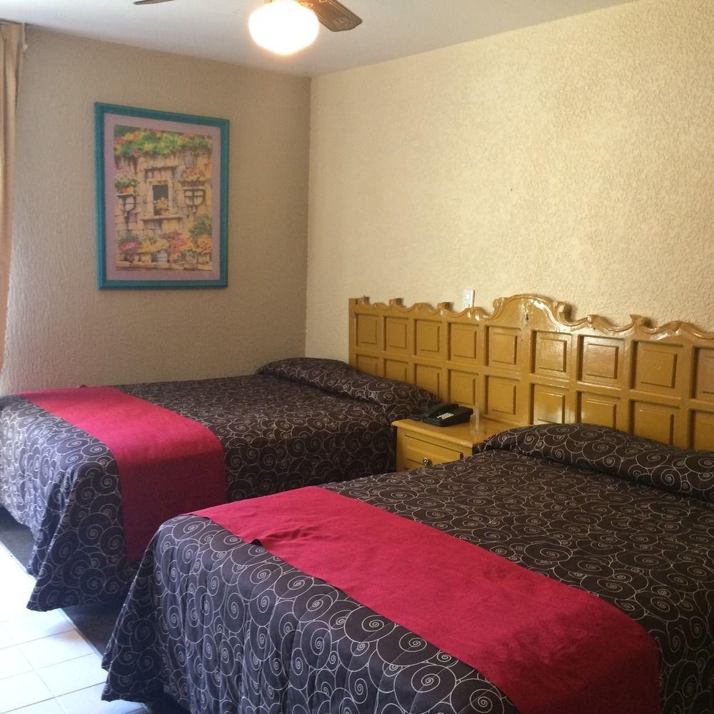 Colon Express Hotel