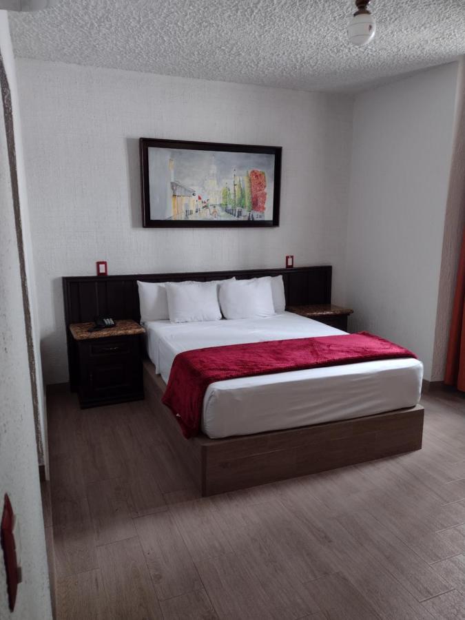 Don Quijote Plaza - Centro Historico 3* Guadalajara