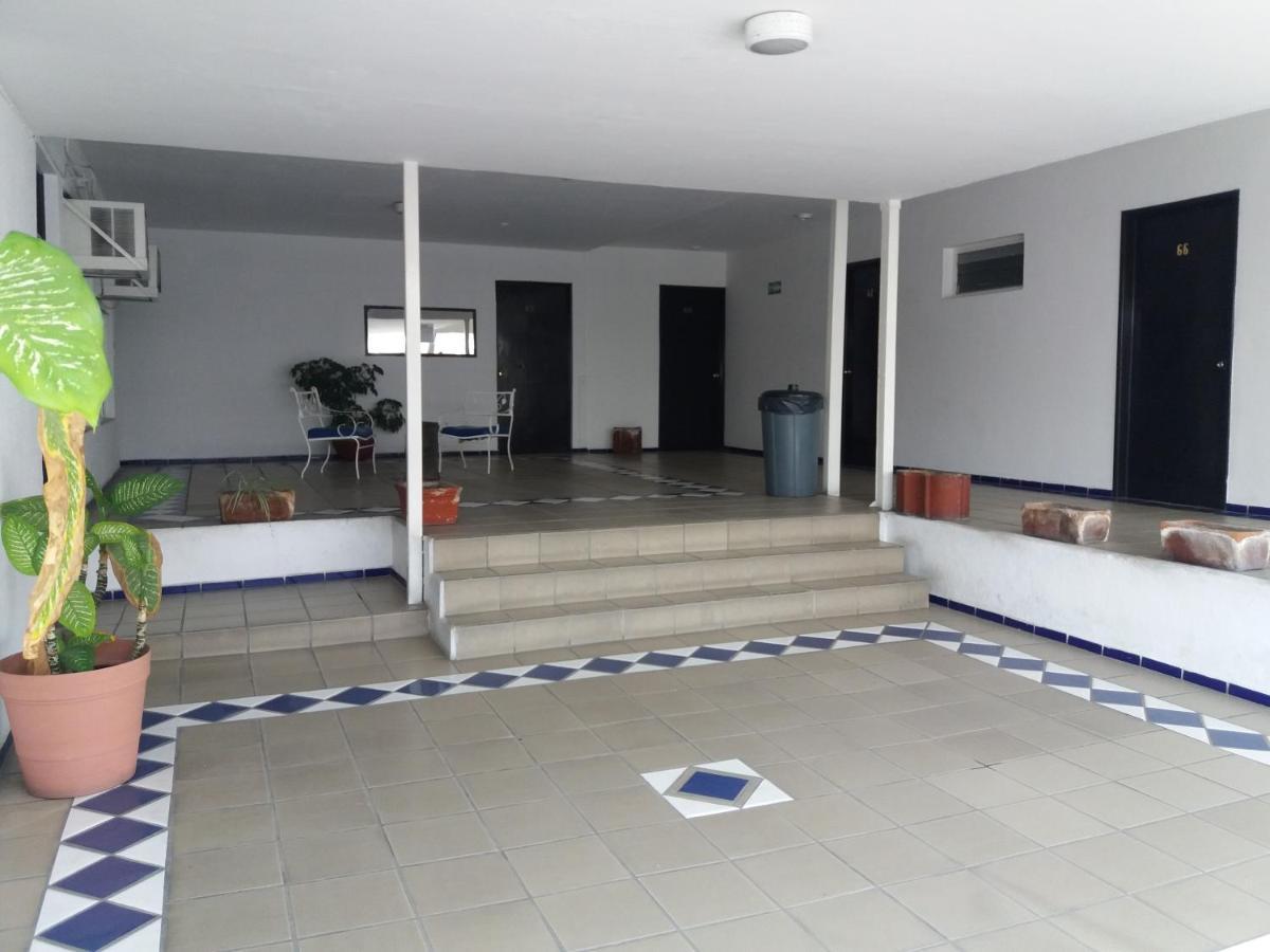 Junto Glorieta La Minerva 3* Guadalajara