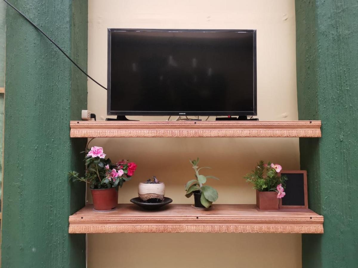 Pensión Hostal Guadalajara *