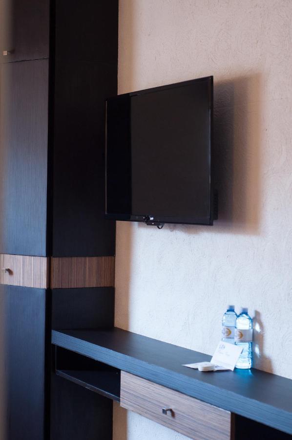 Hotel Ibeurohotel Expo - A Lado Del Centro De Convenciones 3*