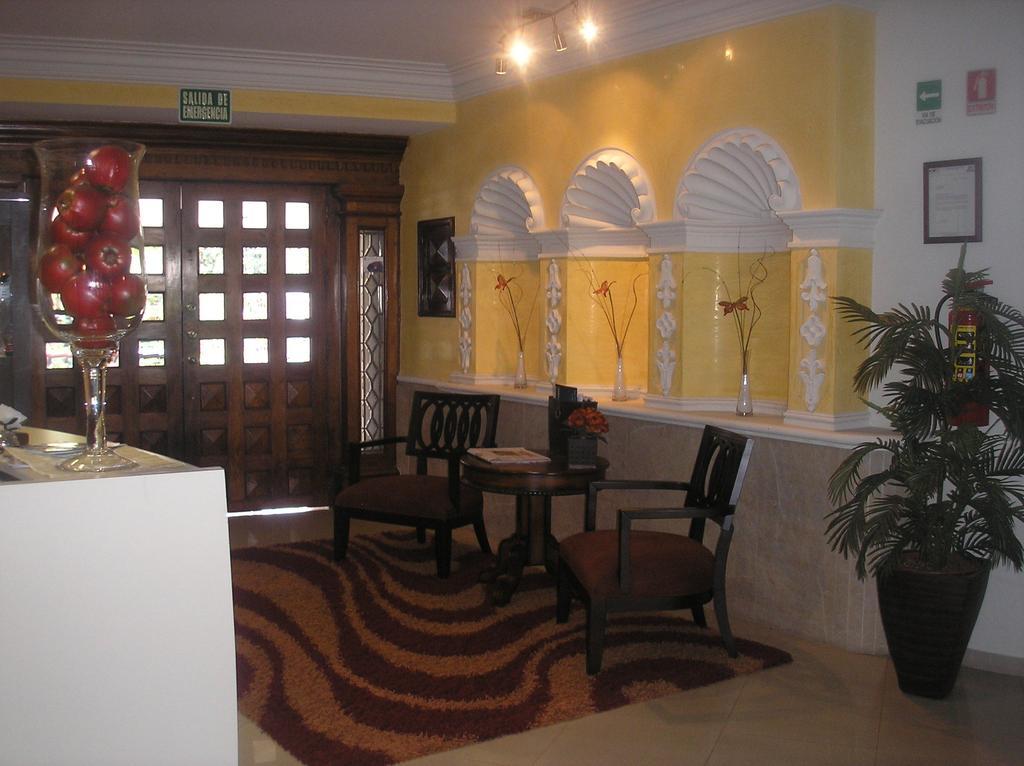 Pequeno Hotel Ejecutivo Hotel 4*