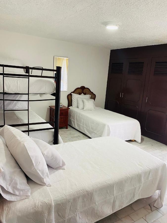 Cosmopolitan Providencia Hostal