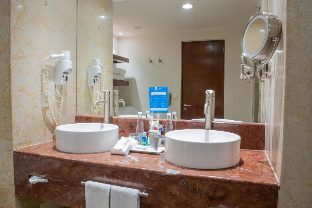 Hotel Real Expo 4*