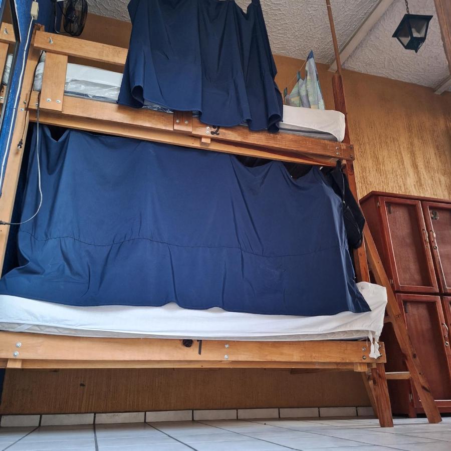 Pensión Hostal Guadalajara *