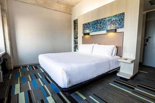 Country Club By Hnf