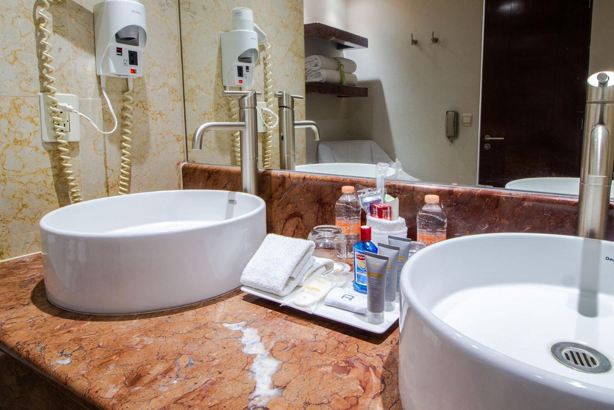Real Expo Hotel