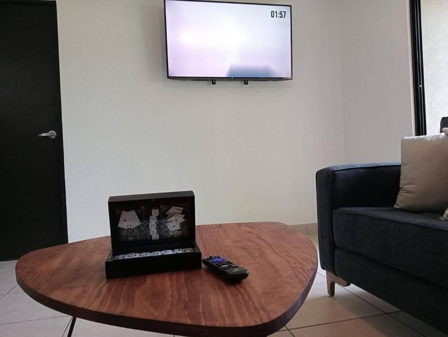 Tranquilo Y Moderno Dpto En Buena Zona De Gdl Apartamento