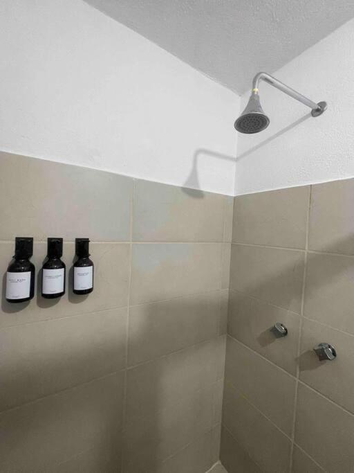 Apartamento Tranquilo Y Moderno Dpto En Buena Zona De Gdl *