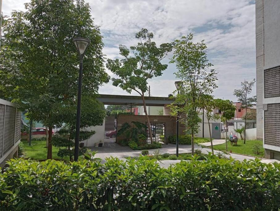 Apartamento Tranquilo Y Moderno Dpto En Buena Zona De Gdl *