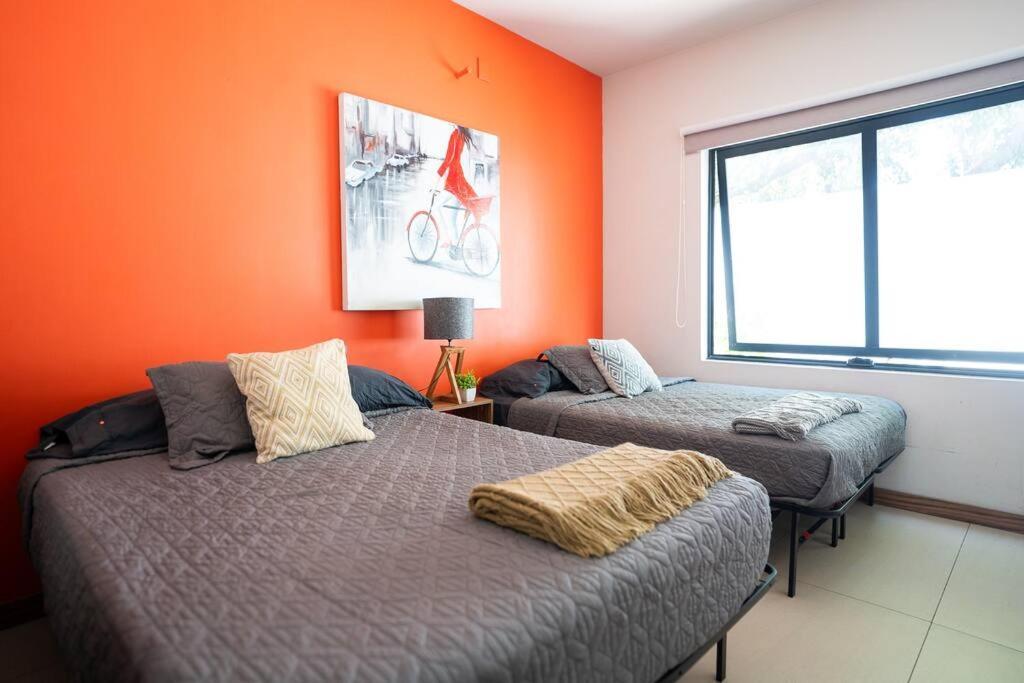 2 Habitaciones, 4 Camas, 2 Banos, Wi-fi, La Americana *