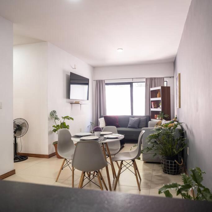 2 Habitaciones, 4 Camas, 2 Banos, Wi-fi, La Americana Apartamento Guadalajara