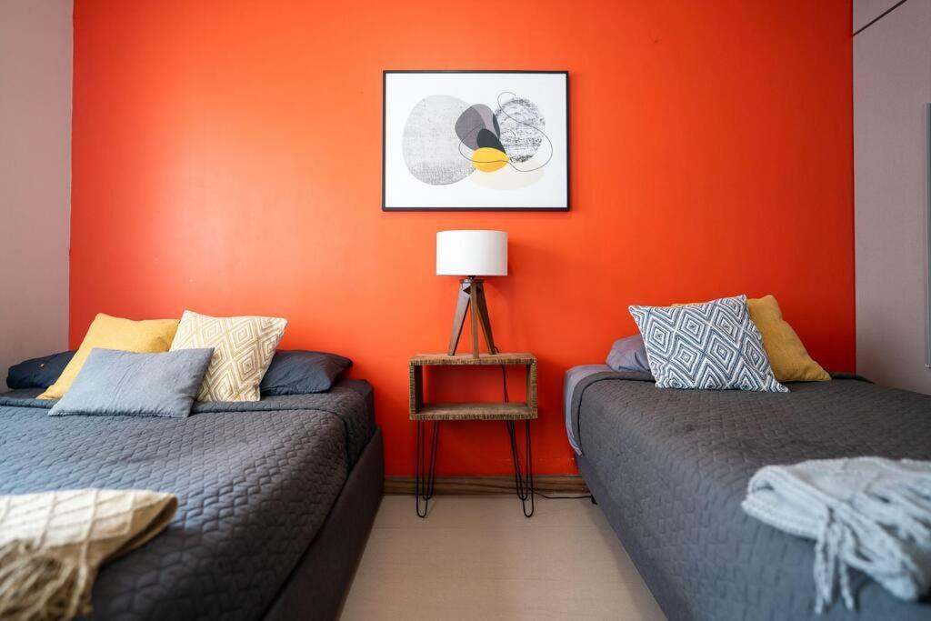 2 Habitaciones, 4 Camas, 2 Banos, Wi-fi, La Americana * Guadalajara