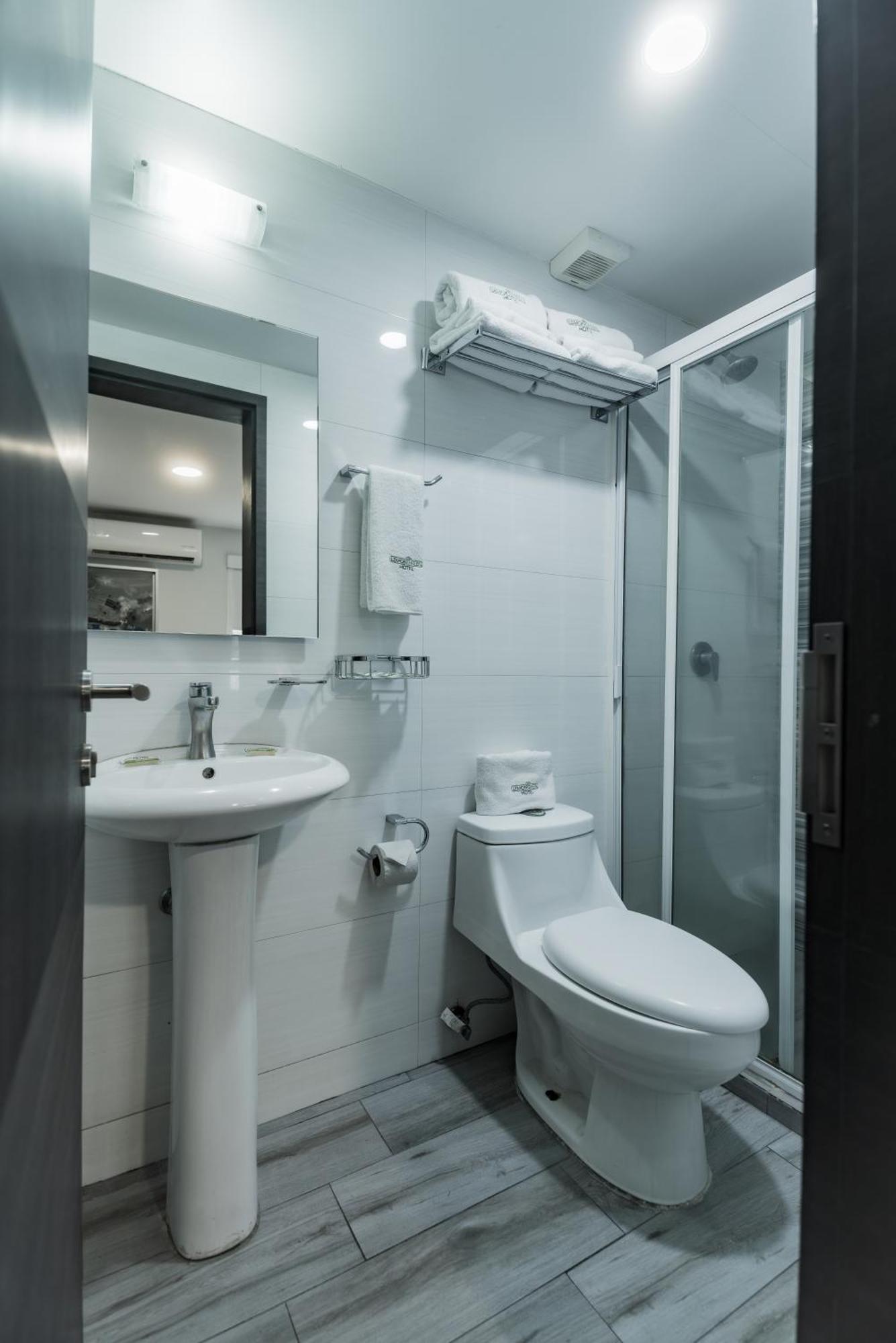 Hotel Lemon -zona Expo Frente Al Centro De Convenciones 4*