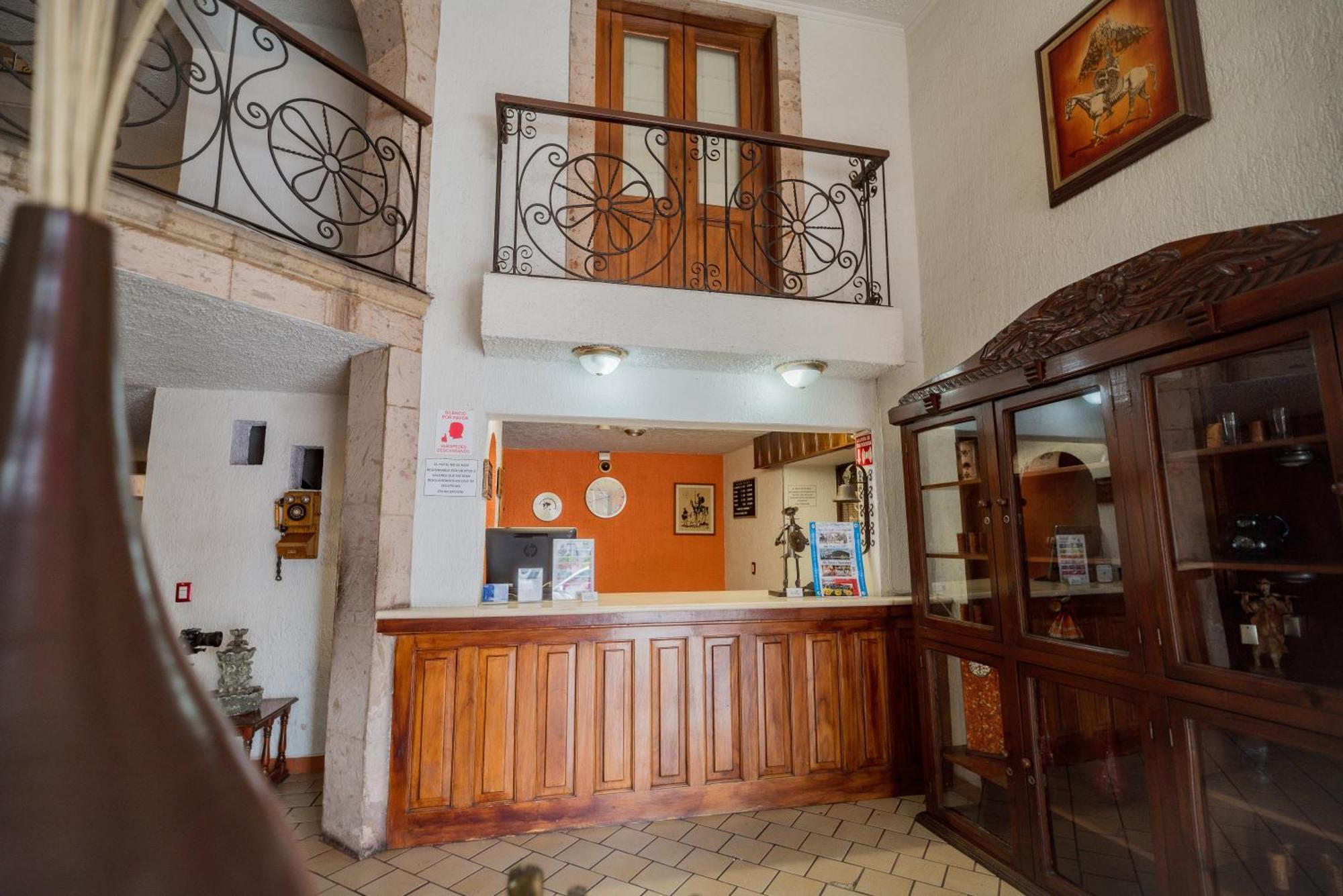 Don Quijote Plaza - Centro Historico Hotel