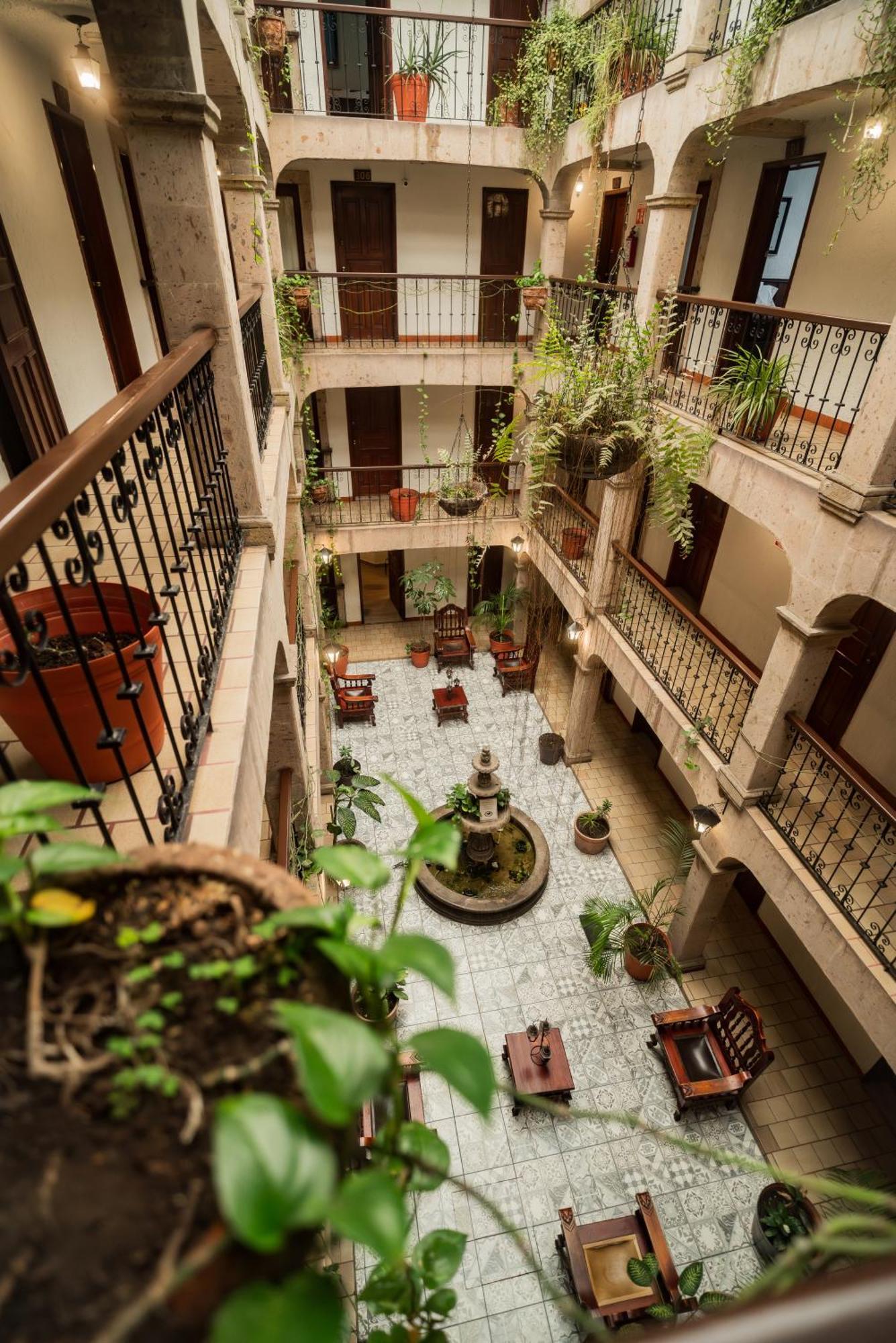 Don Quijote Plaza - Centro Historico Hotel