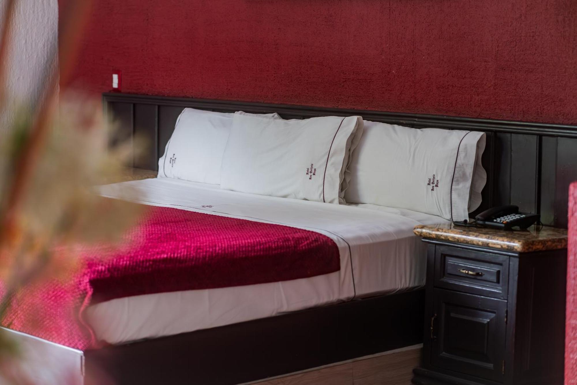Don Quijote Plaza - Centro Historico Hotel