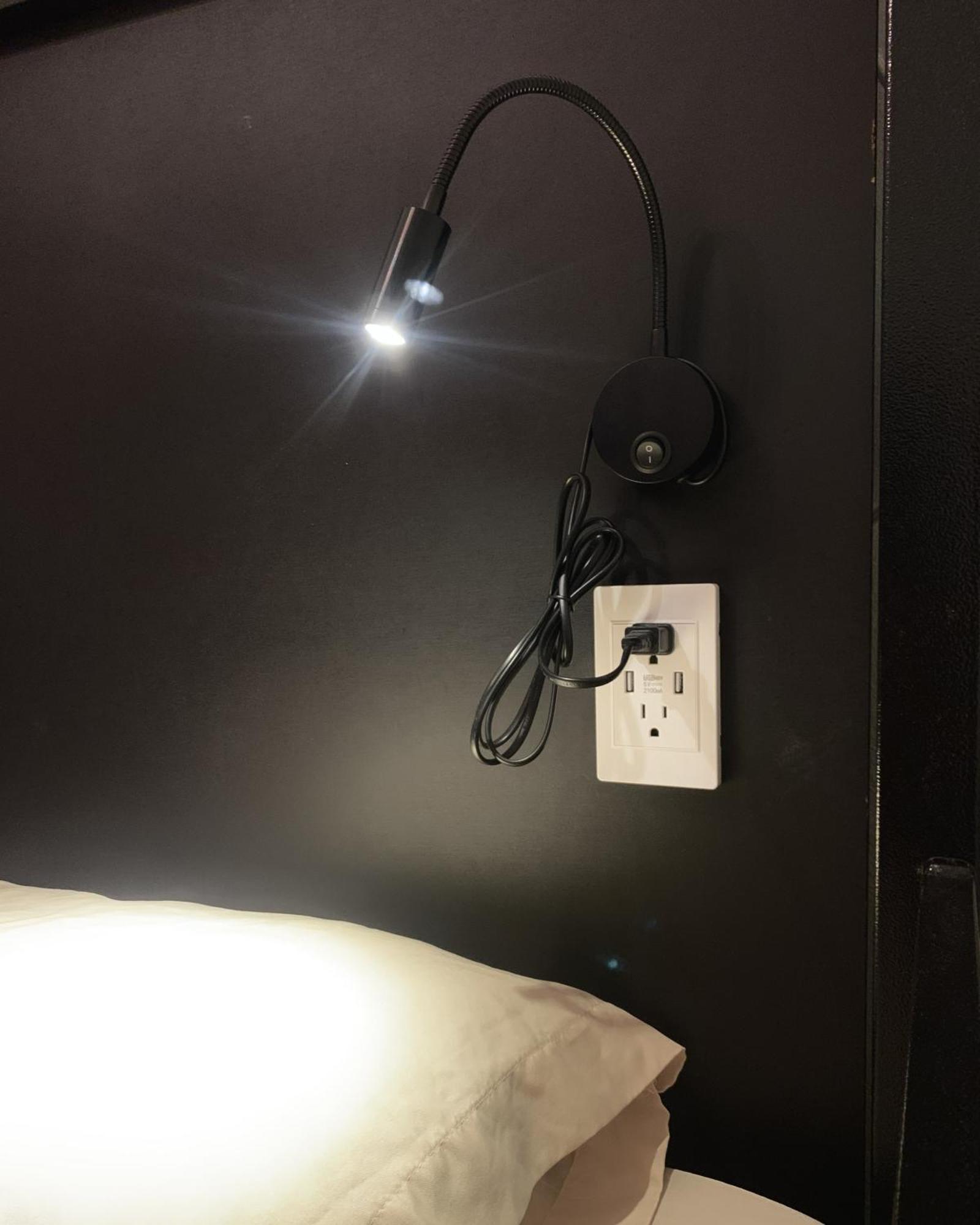 Art House Hostal *