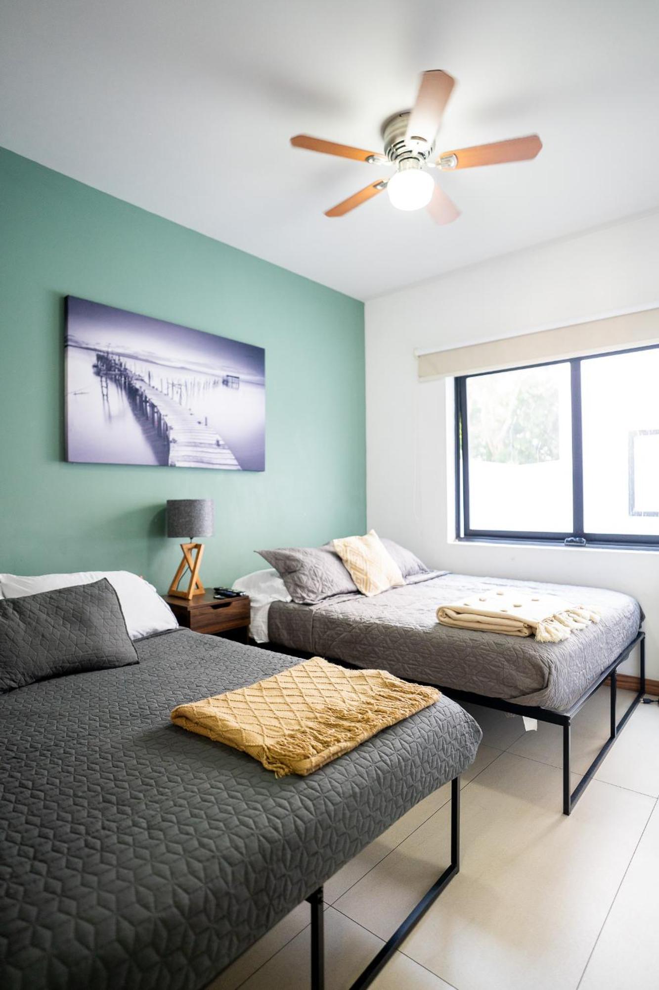 Apartamento Super Ubicado, Colonia Americana, 4 Camas, Terraza Con Barbacoa *