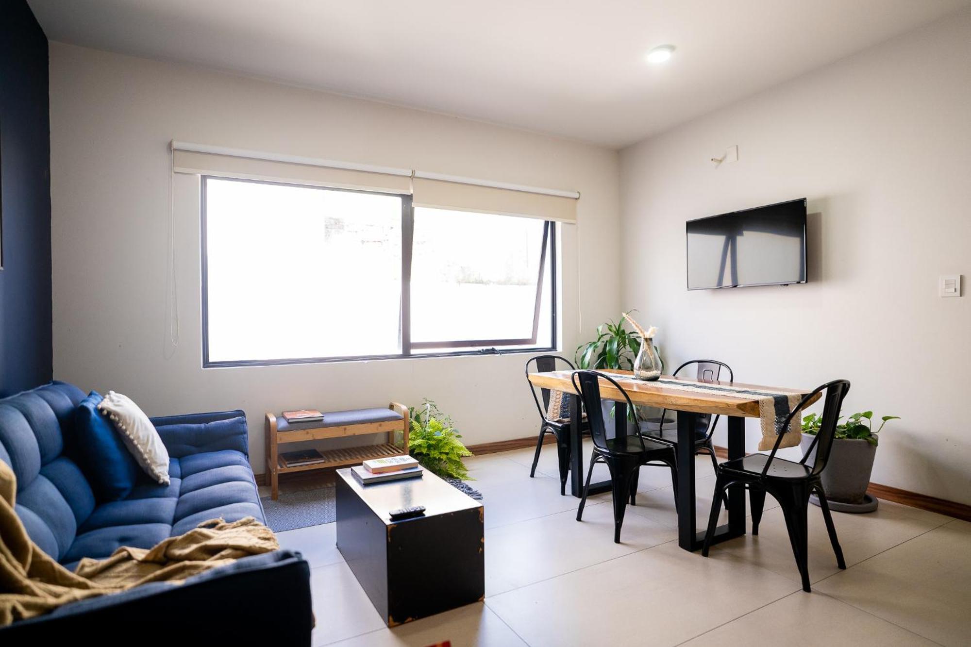 Apartamento Super Ubicado, Colonia Americana, 4 Camas, Terraza Con Barbacoa