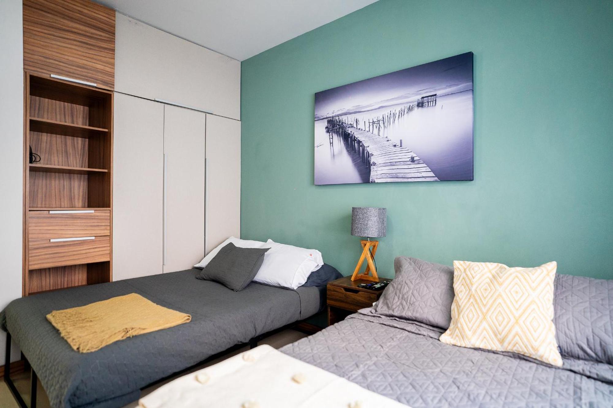 Apartamento Super Ubicado, Colonia Americana, 4 Camas, Terraza Con Barbacoa *