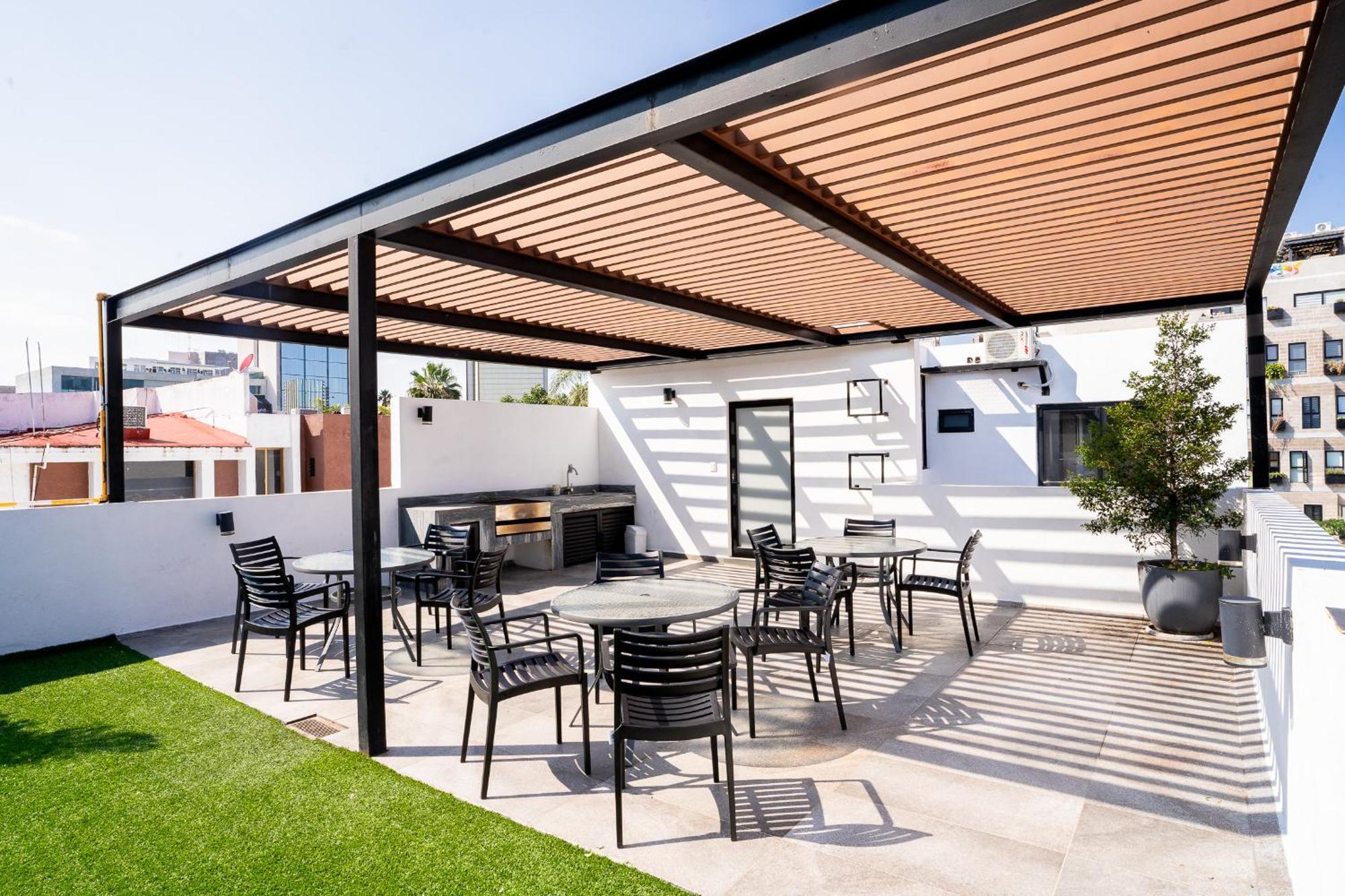 Apartamento Super Ubicado, Colonia Americana, 4 Camas, Terraza Con Barbacoa *