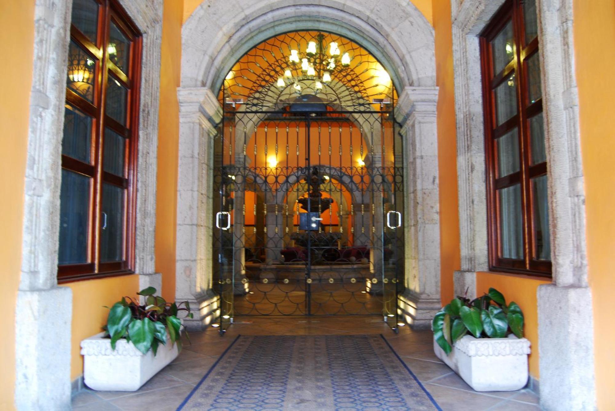 Morales Historical & Colonial Downtown Core 4*