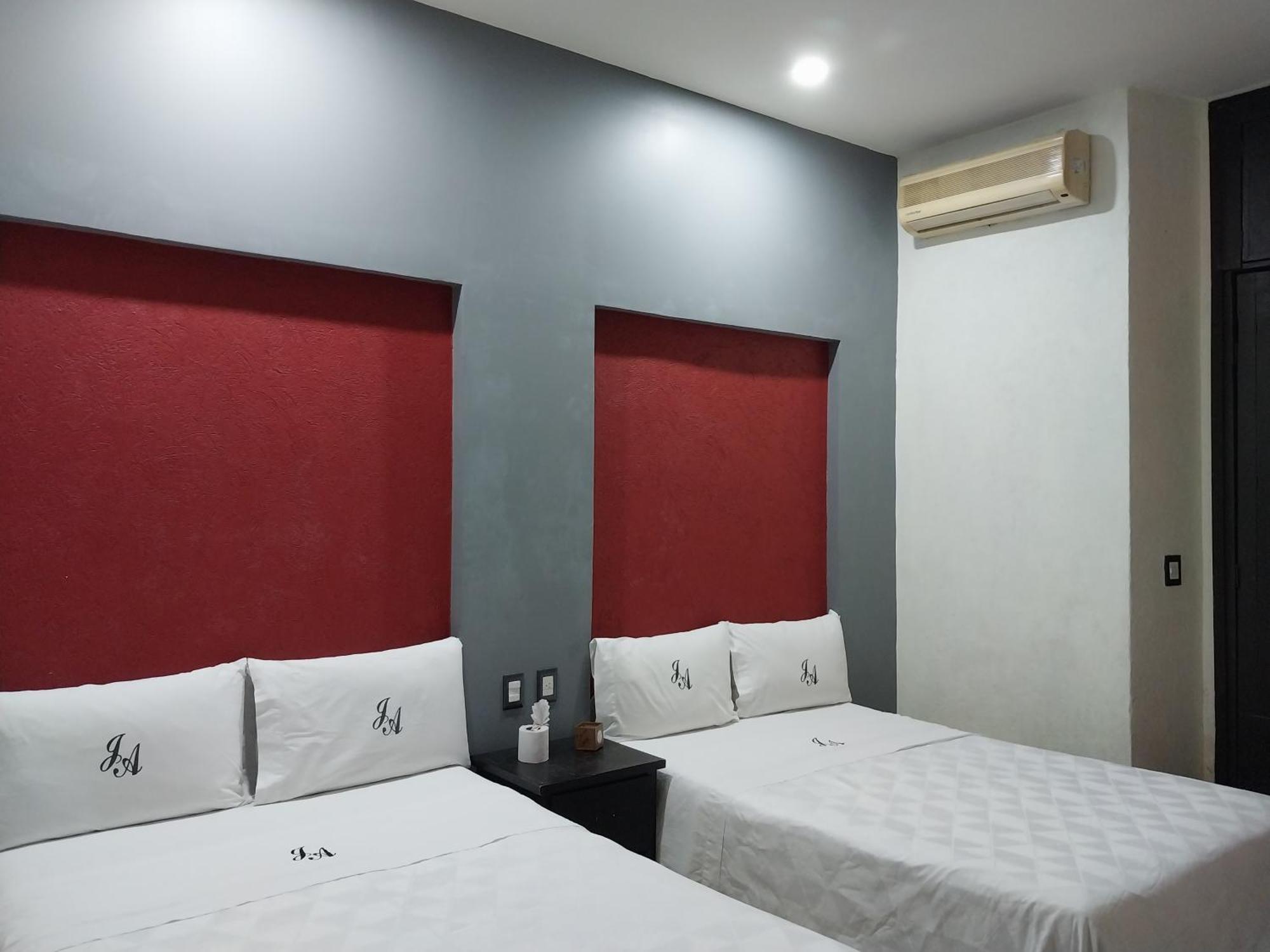 Jorge Alejandro Hotel 3*