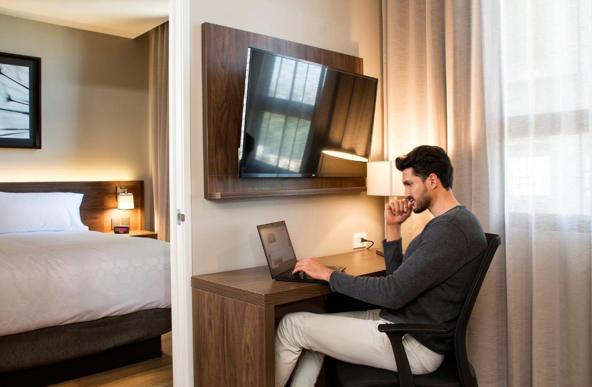 Hotel Staybridge - Novena By Ihg Guadalajara