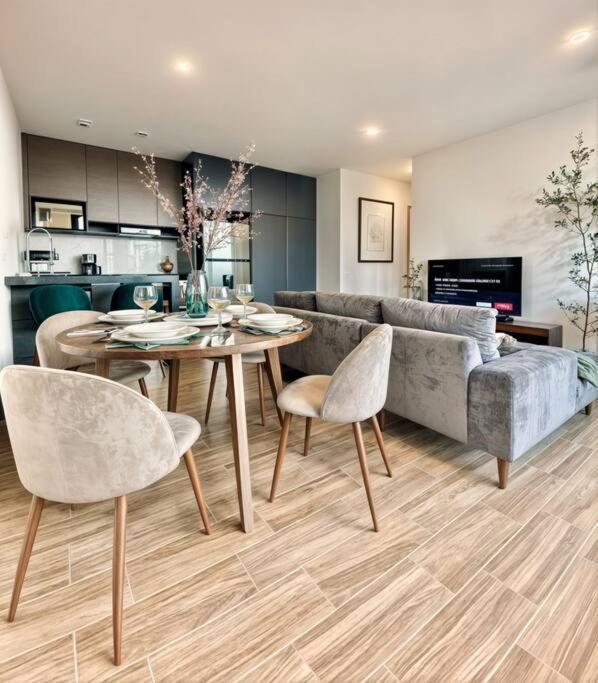 Acogedor 2br, Fast Wifi, Elegante, Centrico Apartamento