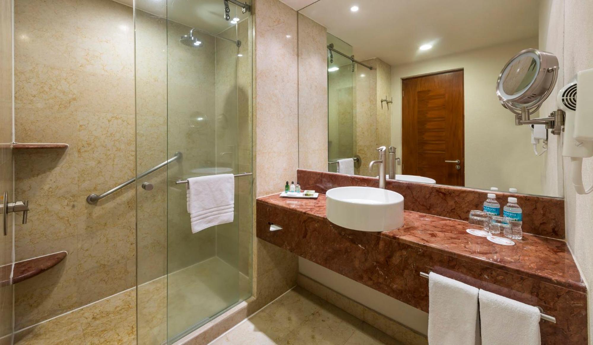 Real Expo Hotel 4*