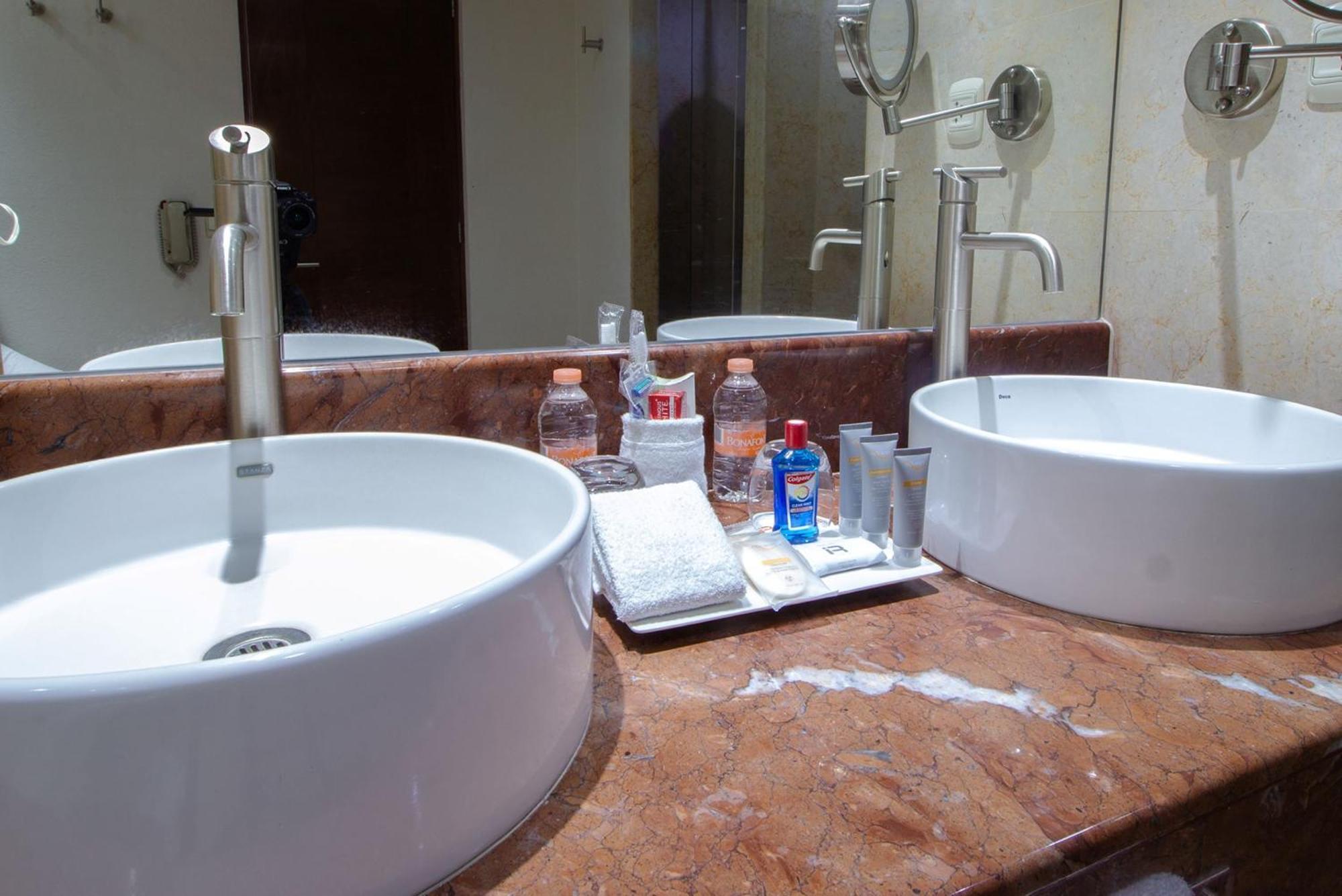 Real Expo Hotel 4*