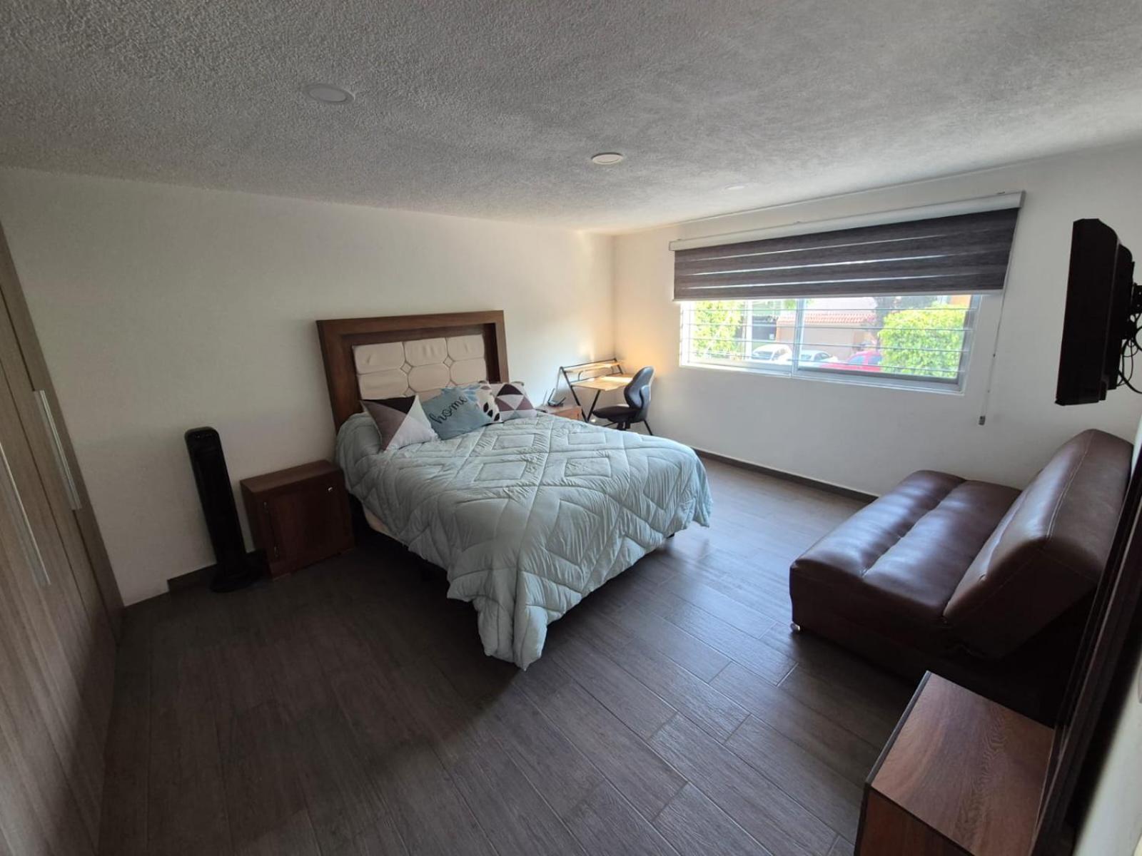 Departamento En Paseos Del Sol, Zapopan Con Amplia Recamara