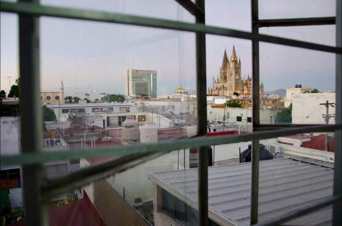 Hotel cápsula Espacio Libertad Colonia Americana Guadalajara