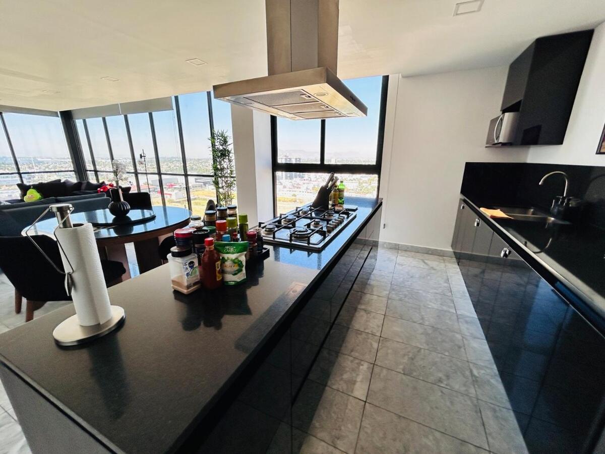 Spectacular Ph, Swimming Pool, Gym, View