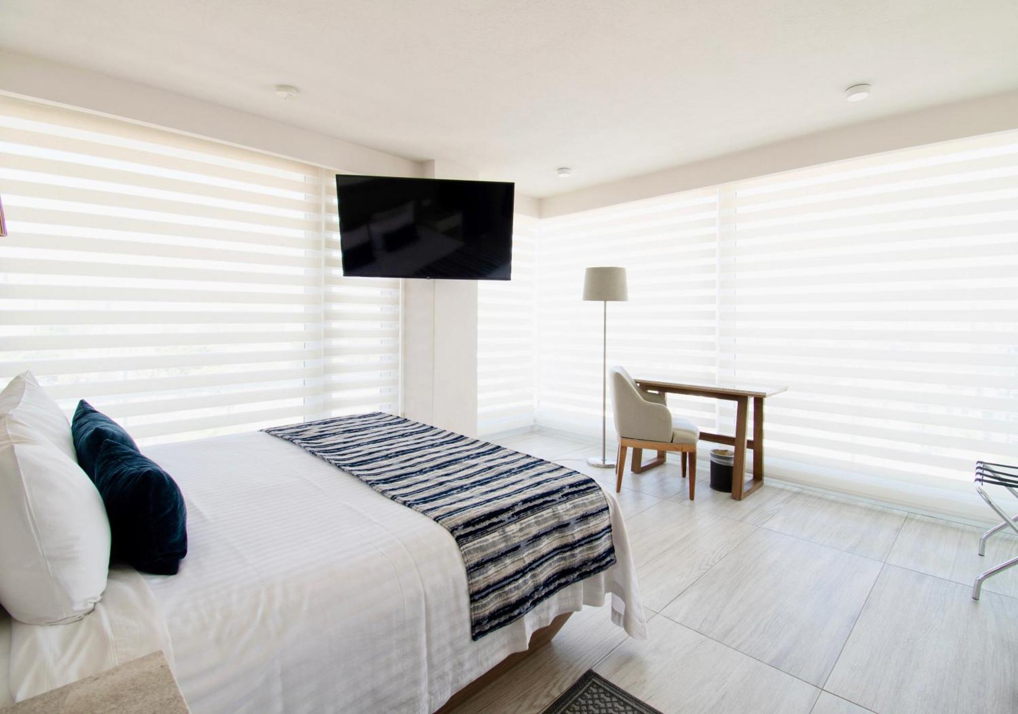 Hotel Velvet Plaza 4*