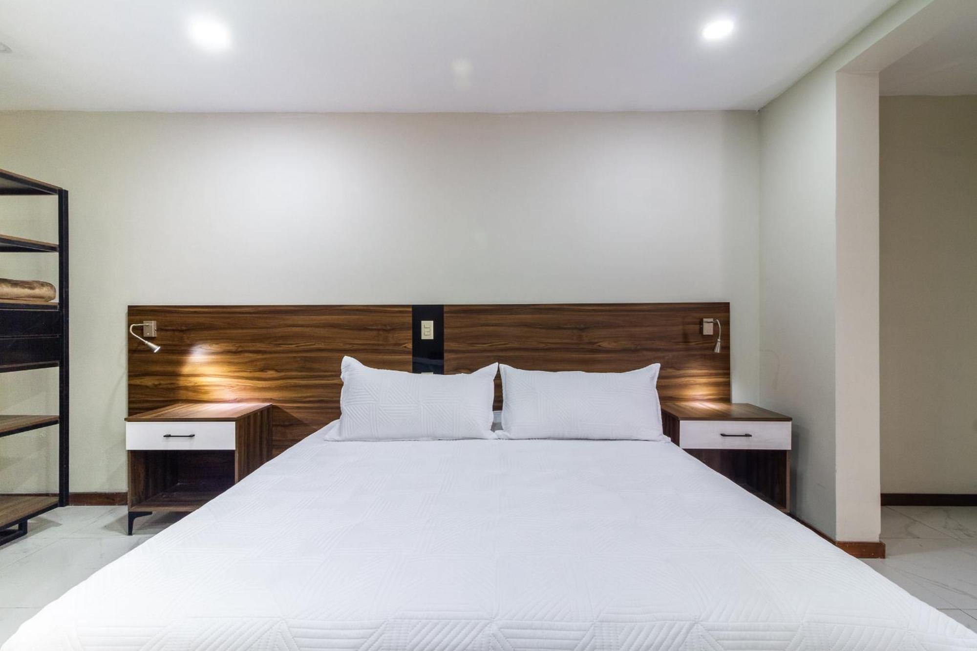 Hotel Once15 *