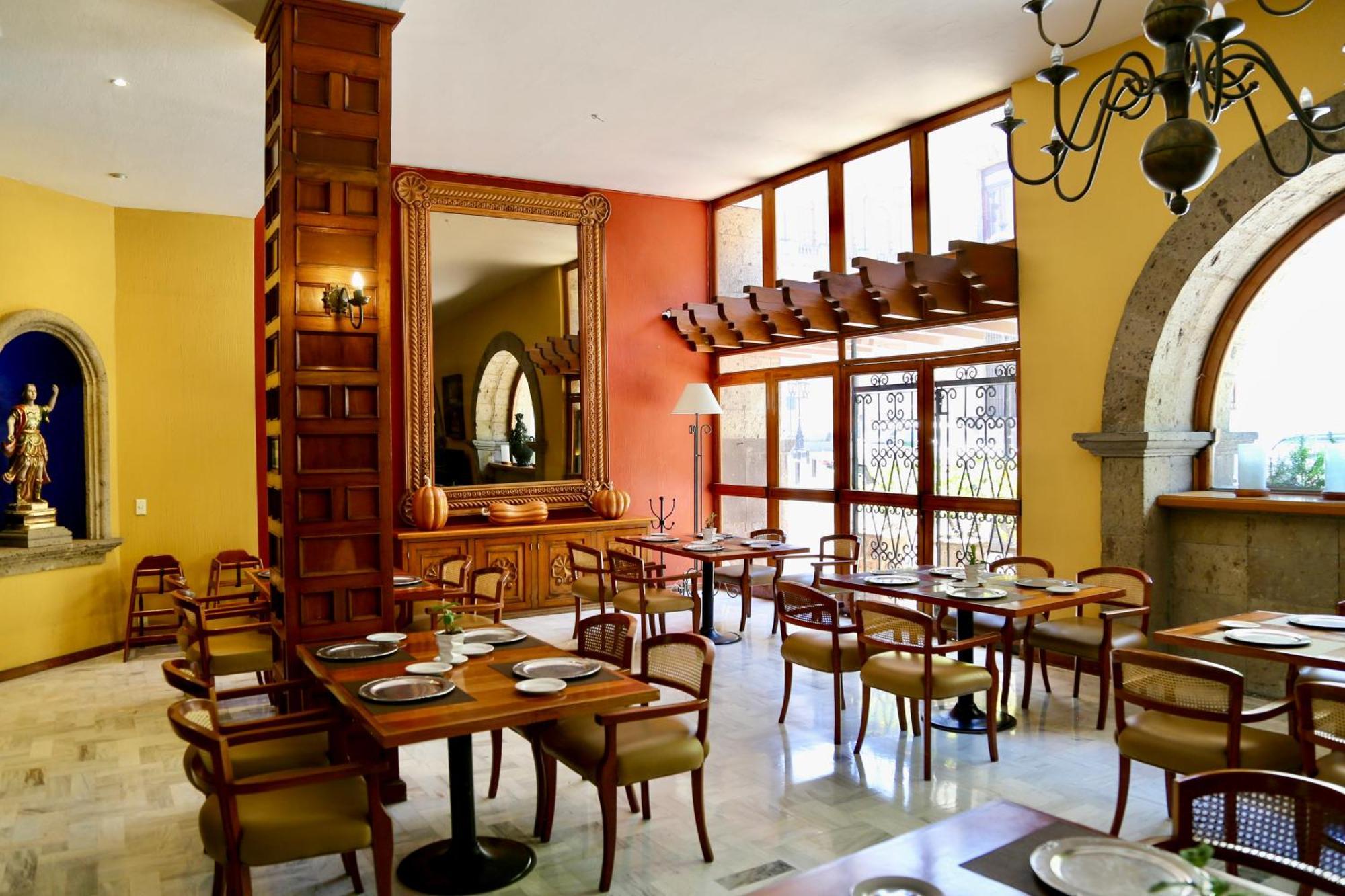 Hotel De Mendoza 4*