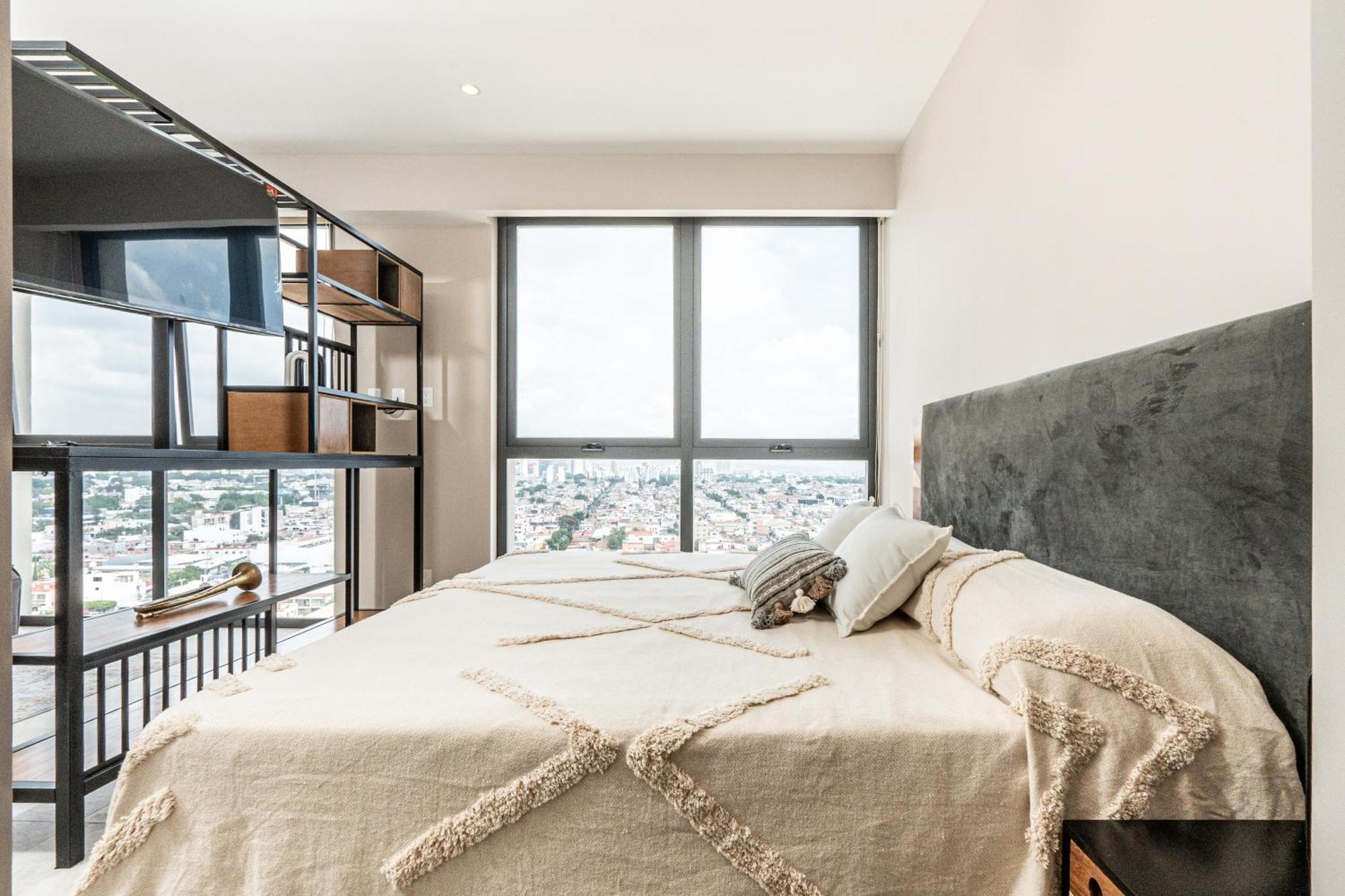 Luxury And Comfort In Gaudalajara 10 Minutes Away From Expo *